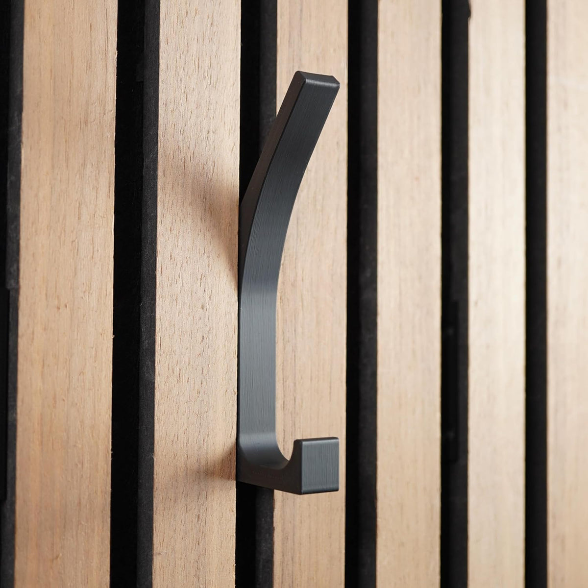 Kleiderhaken für Akustikpaneele mit verstecktem Halter – Unsichtbare Schrauben – Vertikale Lamellenwand – 13mm & 15mm – Garderobenhaken – 3 Designs (13 mm, Doppelhaken)
