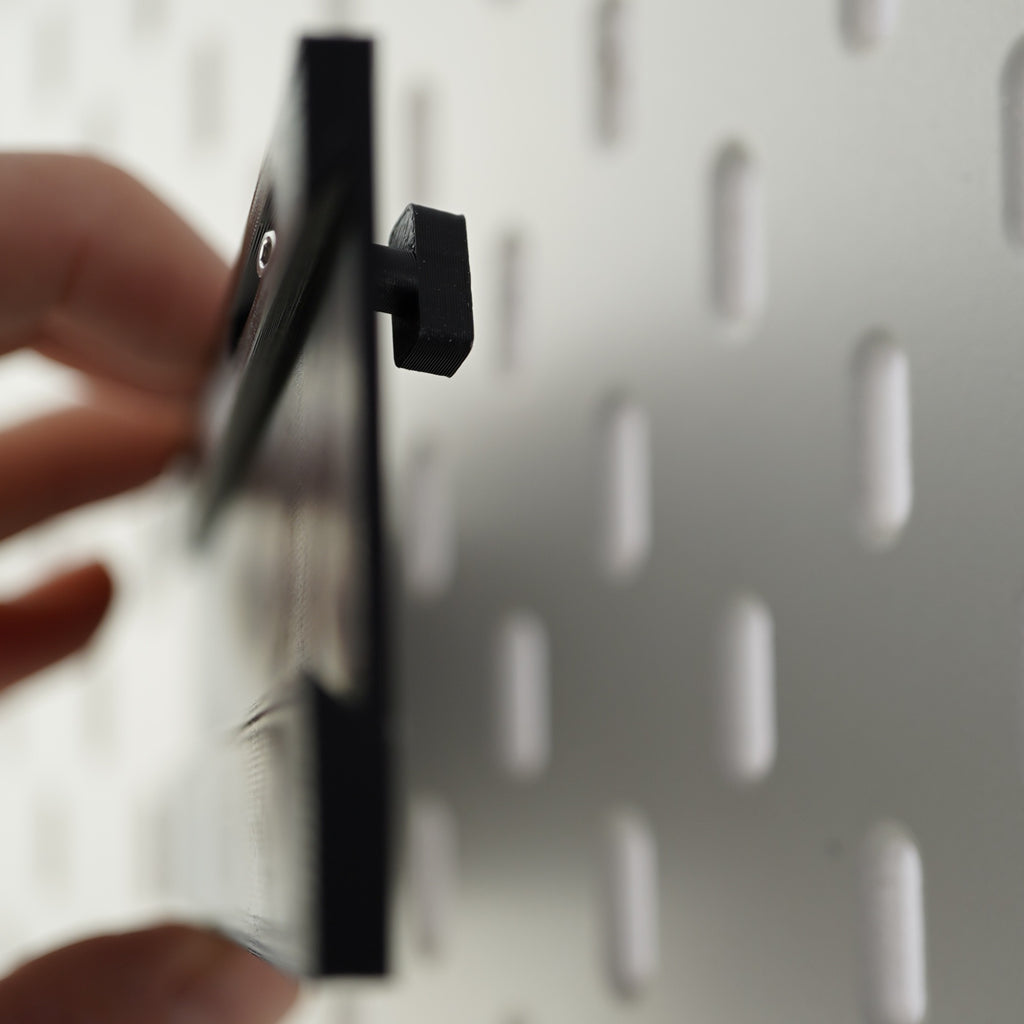 Pegboard Schiene – Modulares Rail System für Lochwände
